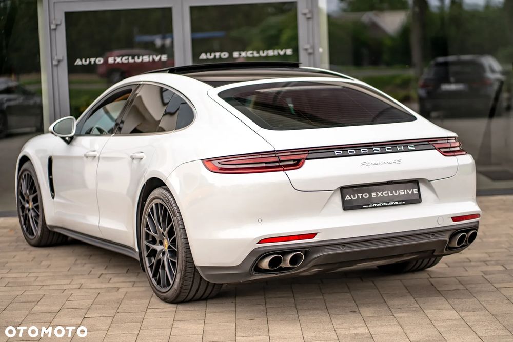 Porsche Panamera 4S - 22