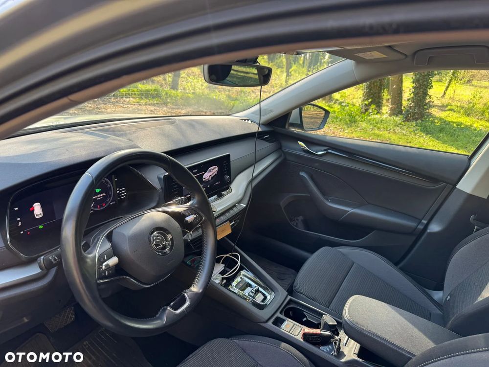 Skoda Octavia ver-2-0-tdi-ambition-dsg - 11