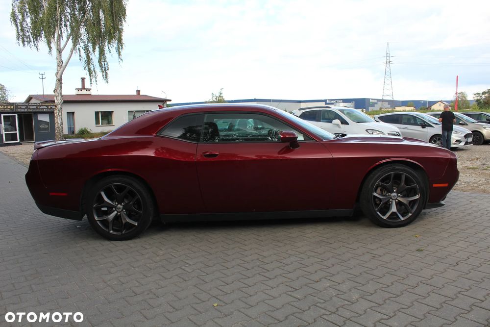 Dodge Challenger - 8