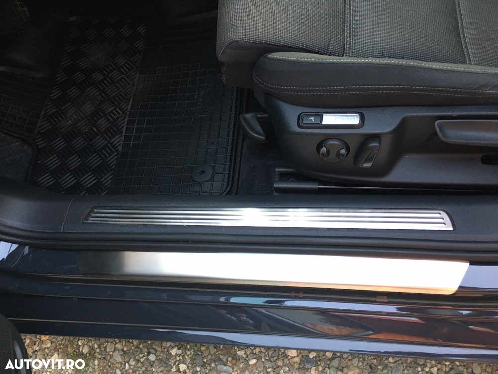 Volkswagen Passat Variant 2.0 TDI SCR DSG Comfortline - 15