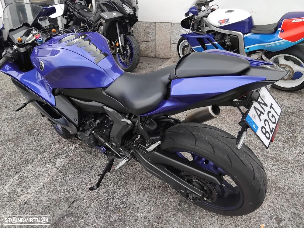 Yamaha YZF - 4