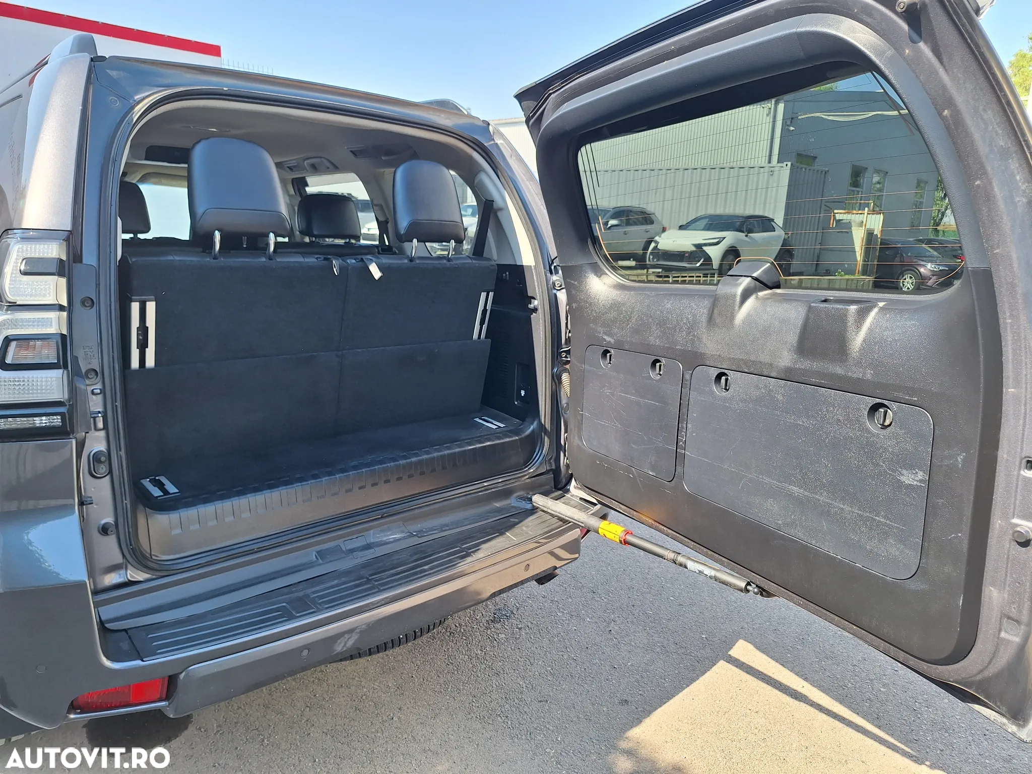 Toyota Land Cruiser 2.8l D-4D 204 CP A/T 7 locuri Luxury AVS Black - 23