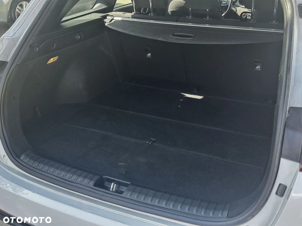 Kia Ceed - 10