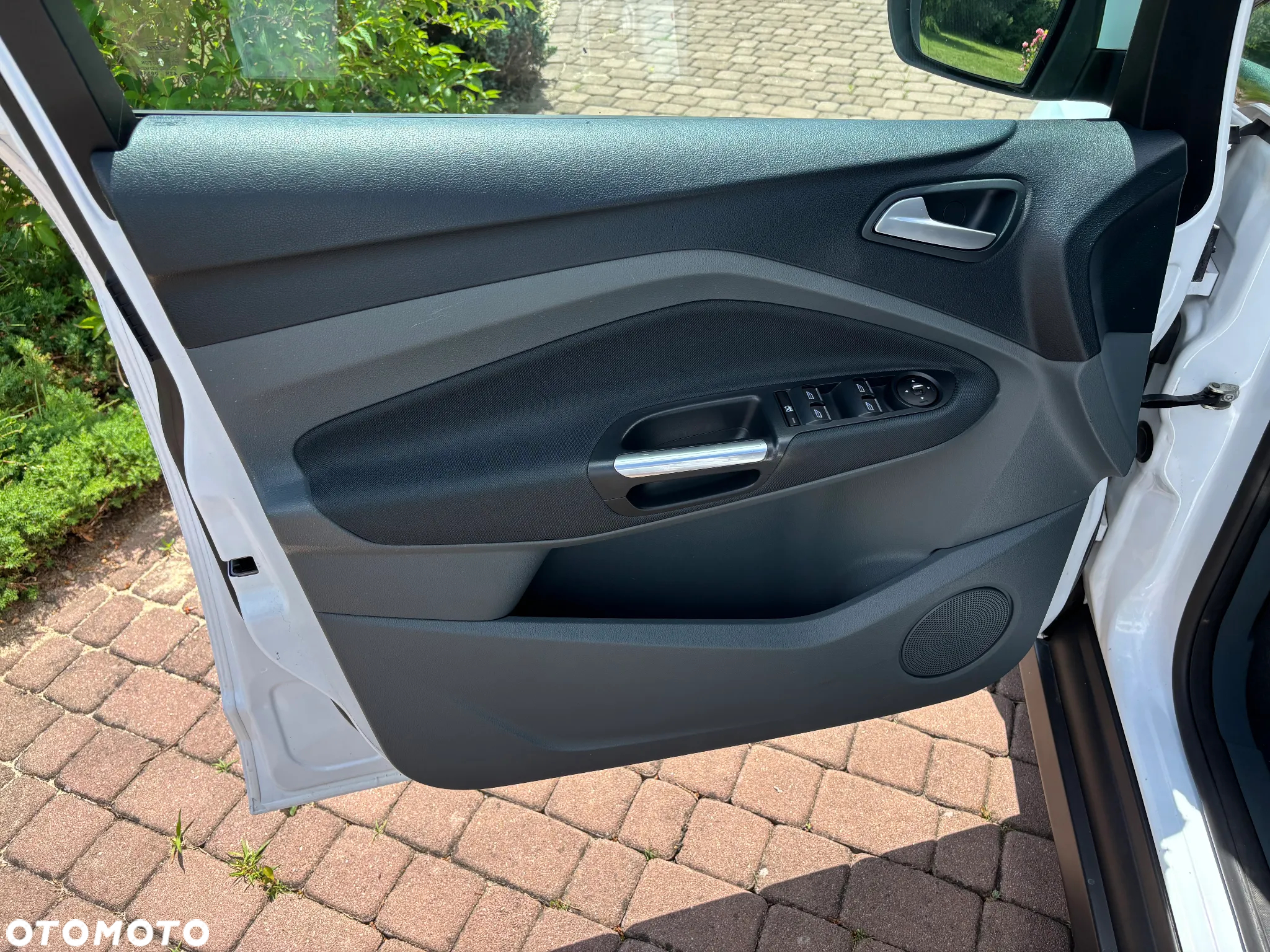 Ford C-MAX 1.6 Ti-VCT SYNC Edition - 10
