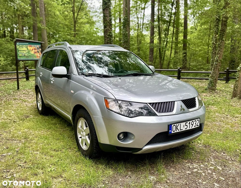 Mitsubishi Outlander - 1