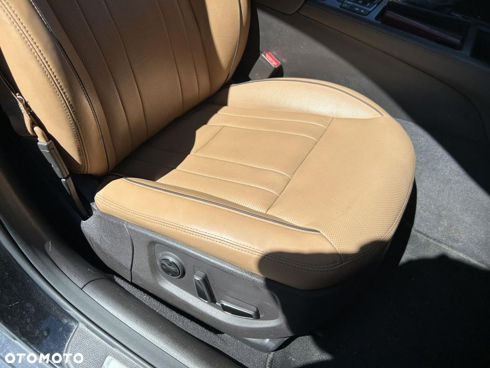 Hyundai Genesis - 25
