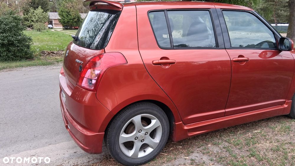 Suzuki Swift 2007 photo 3