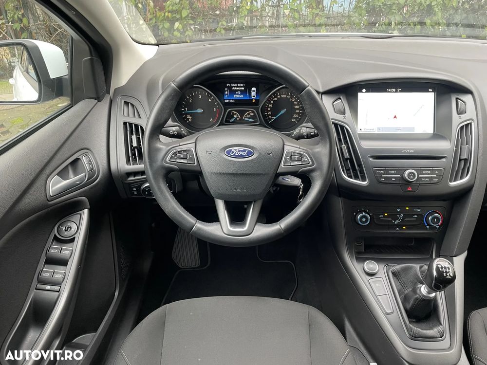 Ford Focus 1.5 EcoBlue Start-Stopp-System TREND - 17