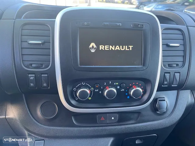 Renault TRAFIC 2.0 146 cv - 12
