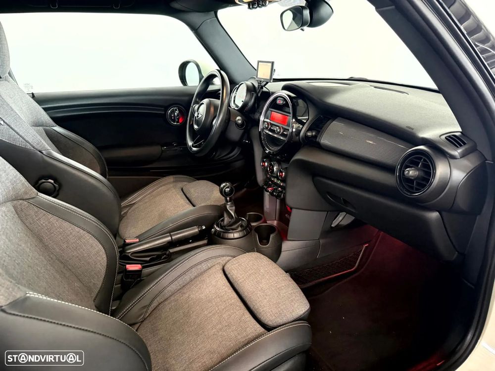 MINI 3 Portas Cooper D - 30