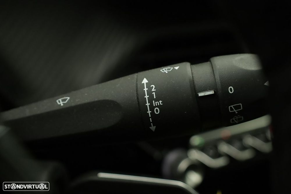 Peugeot 208 1.2 PureTech Allure - 18