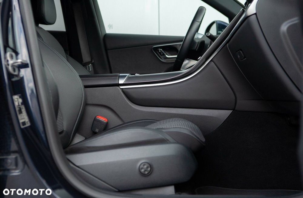 Mercedes-Benz GLC - 27