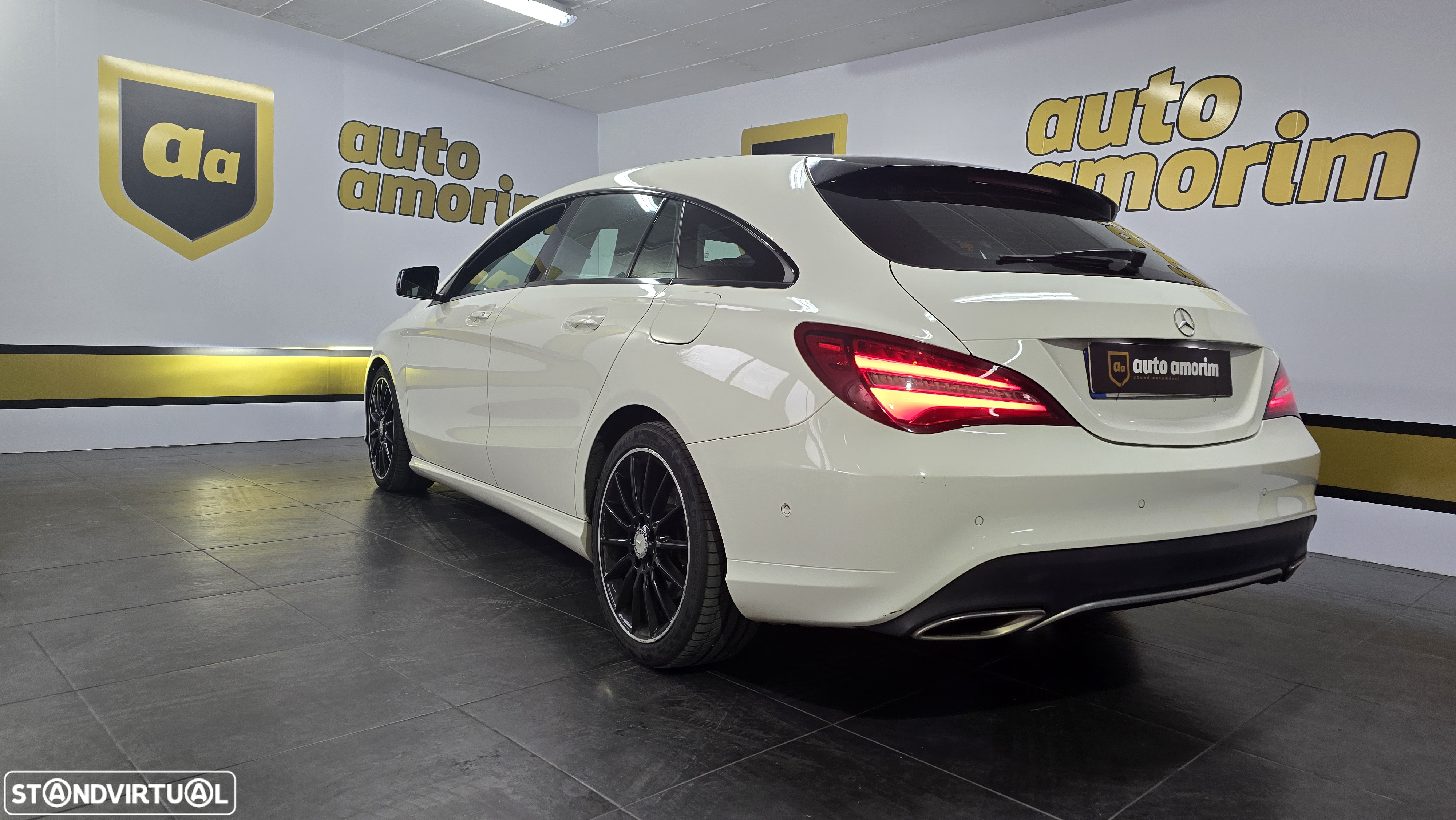 Mercedes-Benz CLA 180 d Shooting Brake Urban - 14