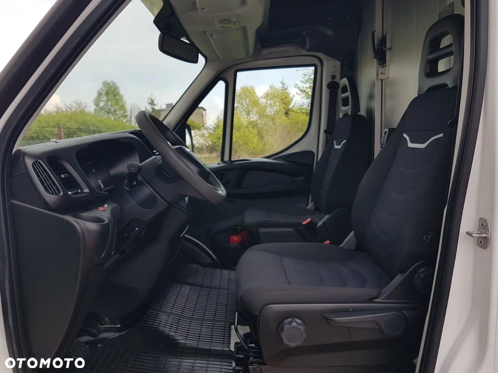 Iveco DAILY KONTENER NISKOPODŁOGOWY 4,43x2,23x2,42 SKLEP KAMPER KONIOWÓZ BAR KLIMA - 21