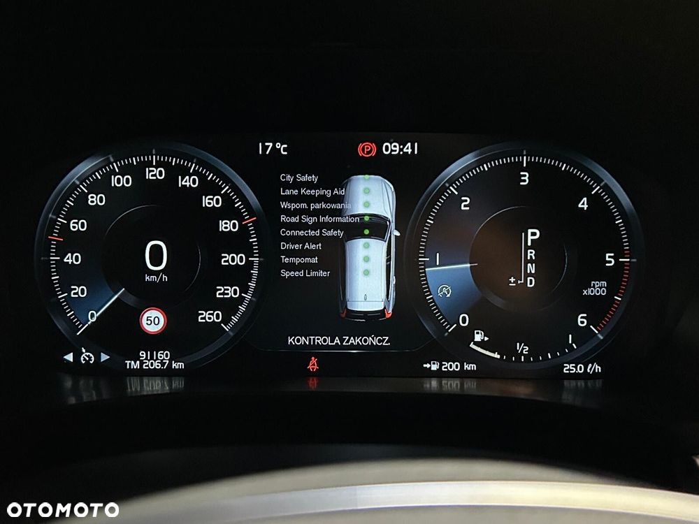 Volvo XC 60 D4 R-Design - 24