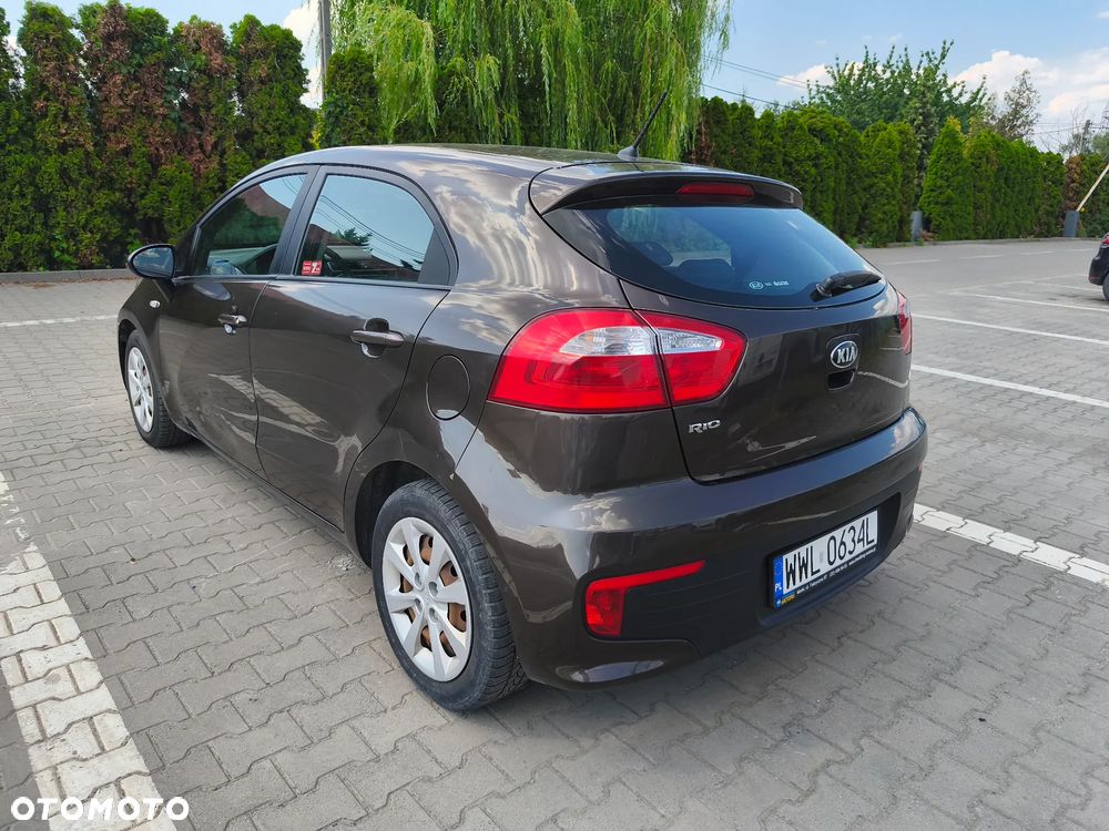 Kia Rio 1.2 M - 8