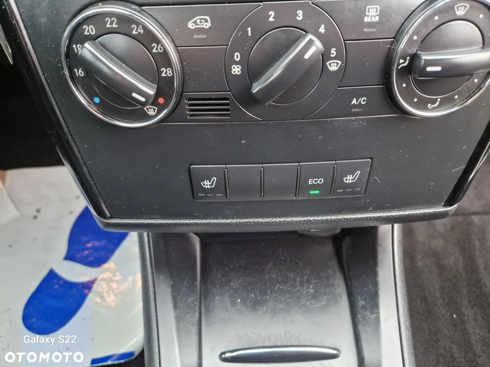 Mercedes-Benz Klasa A 160 BlueEFFICIENCY Special Edition - 18