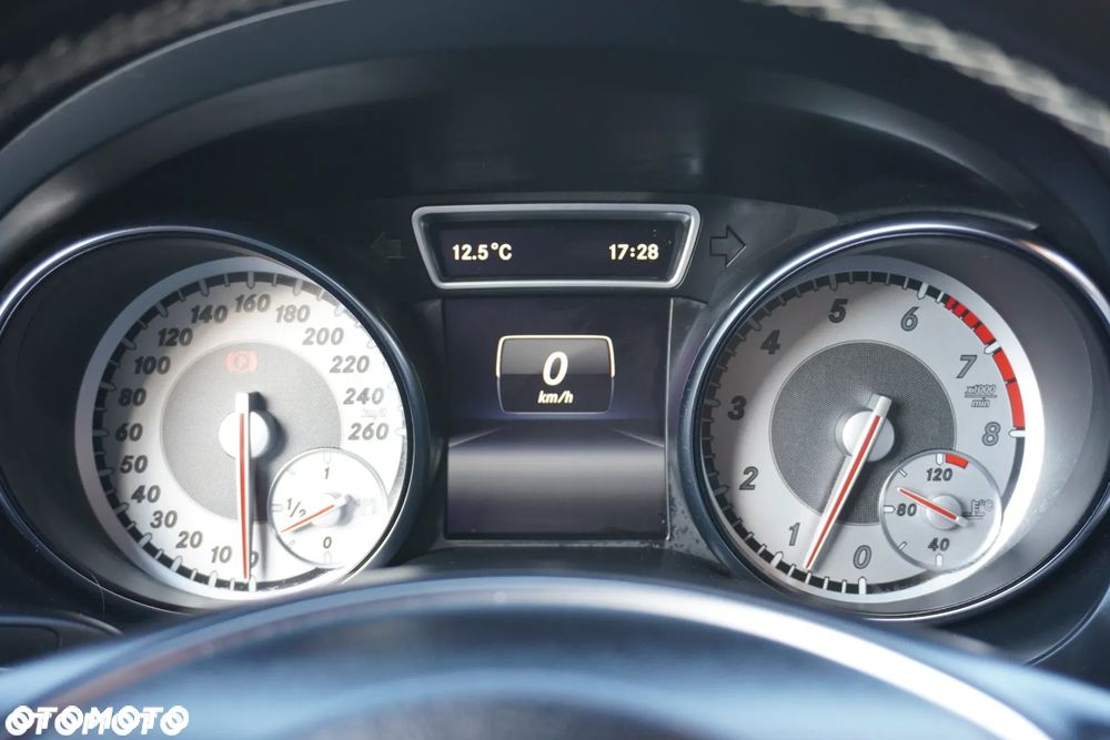 Mercedes-Benz CLA 200 Peak Edition - 36