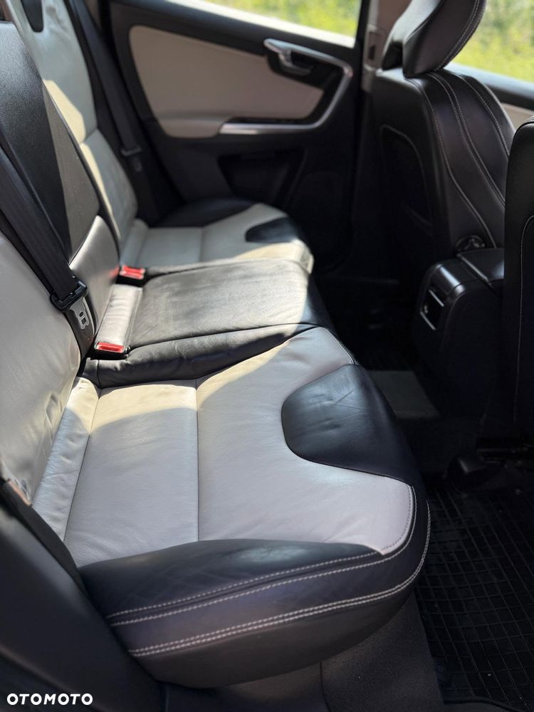 Volvo XC 60 D4 AWD Summum - 10