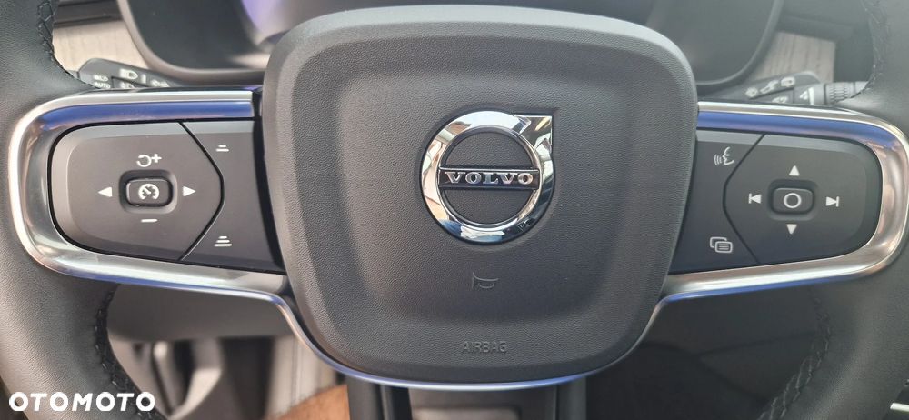 Volvo XC 40 - 24