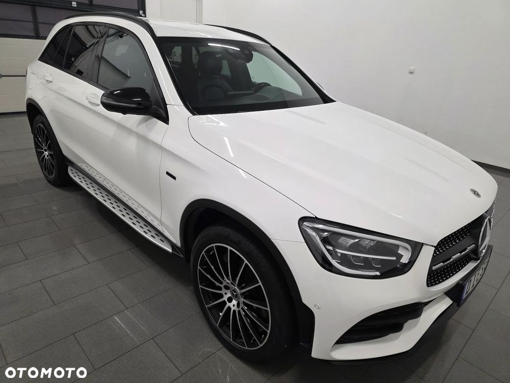 Mercedes-Benz GLC 300 de 4Matic 9G-TRONIC AMG Line Plus - 33