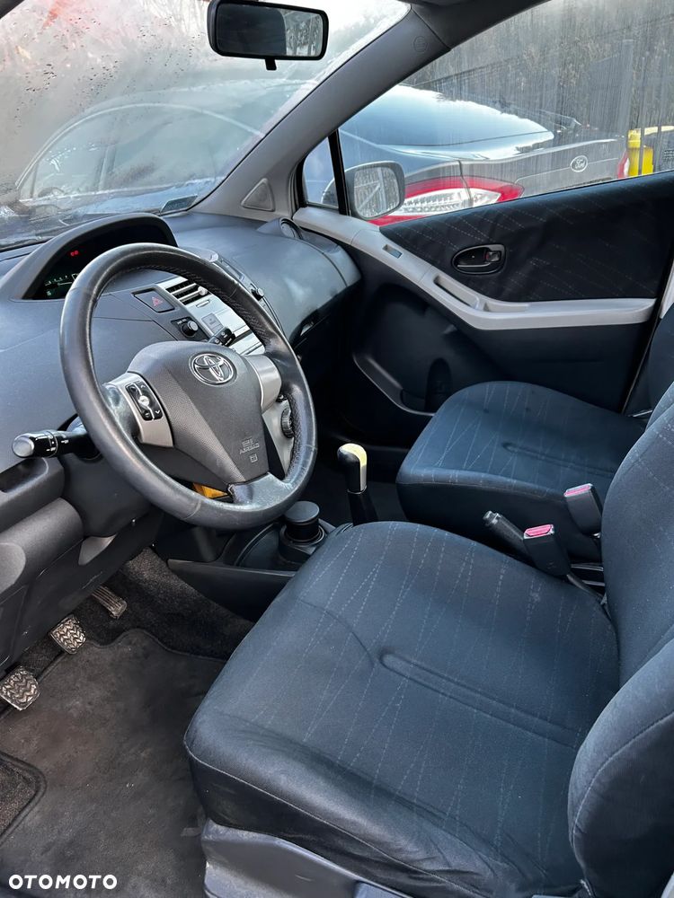 Toyota Yaris - 6