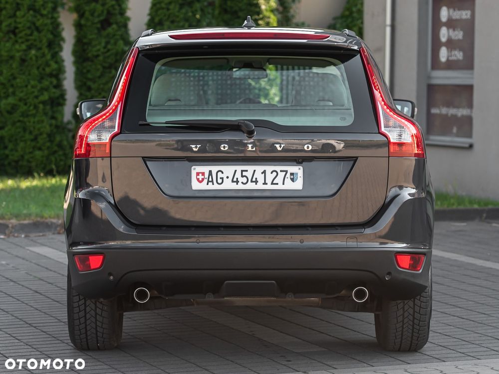 Volvo XC 60 D5 AWD Momentum - 11