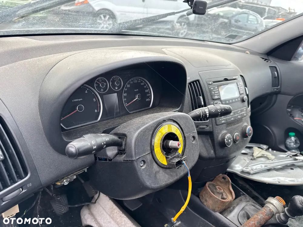 Hyundai i30 CW  1.6 CRDi 2009r - cały na części - 5