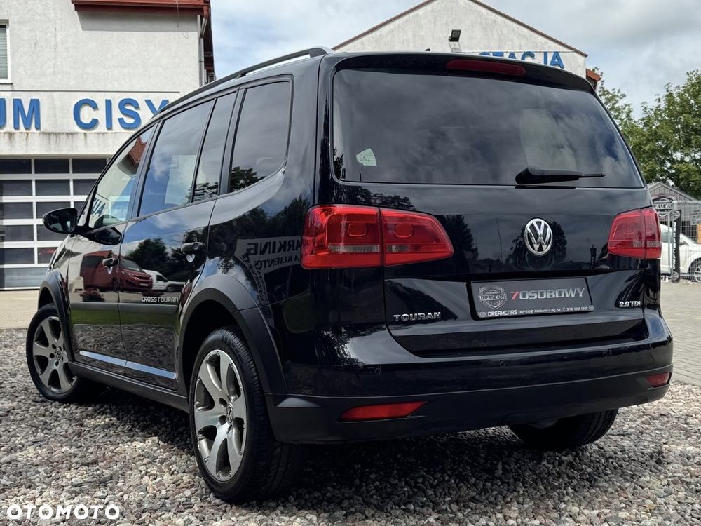 Volkswagen Touran - 10