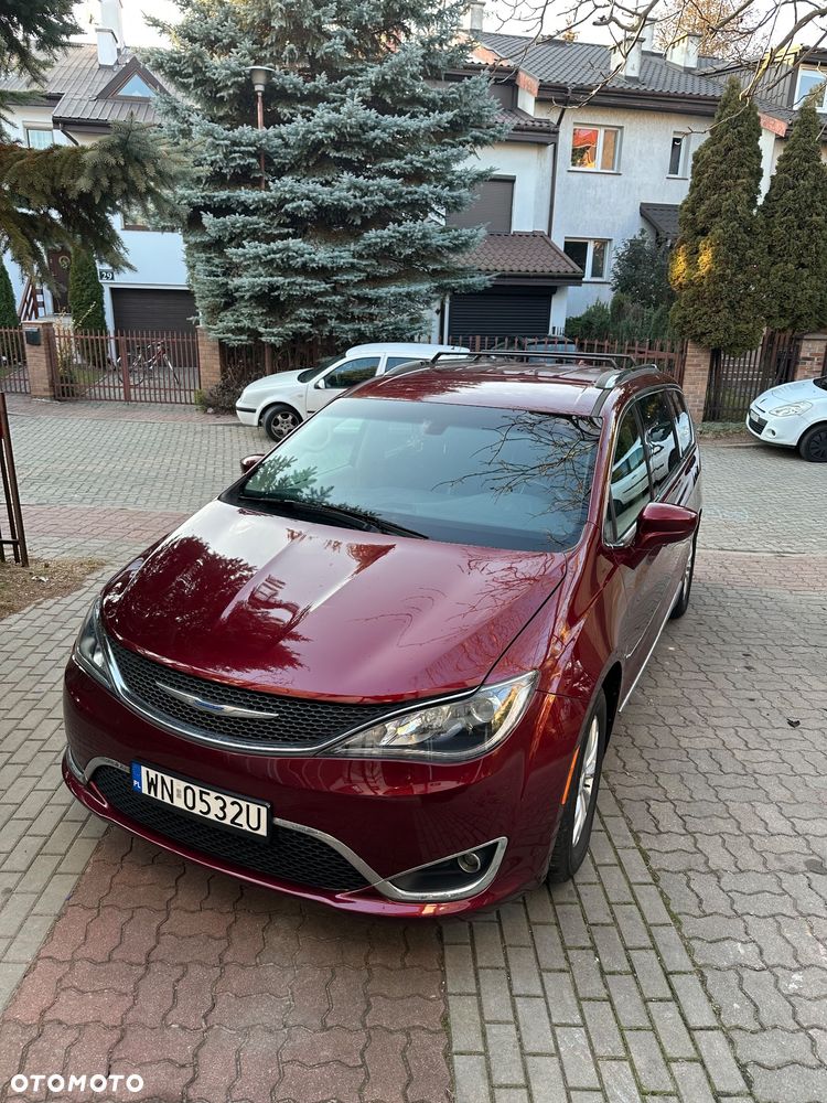 Chrysler Pacifica - 1