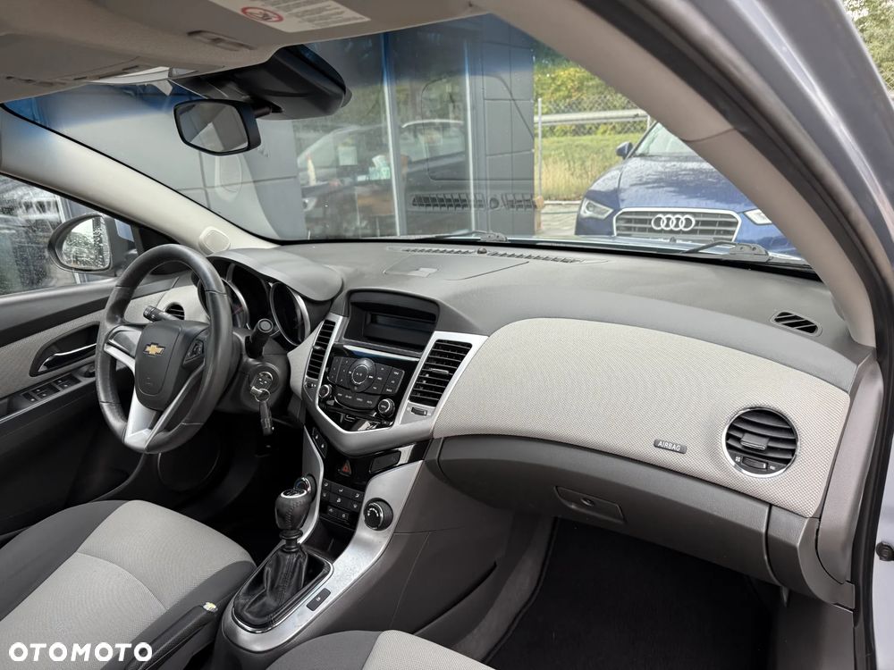 Chevrolet Cruze 1.6 LS - 7