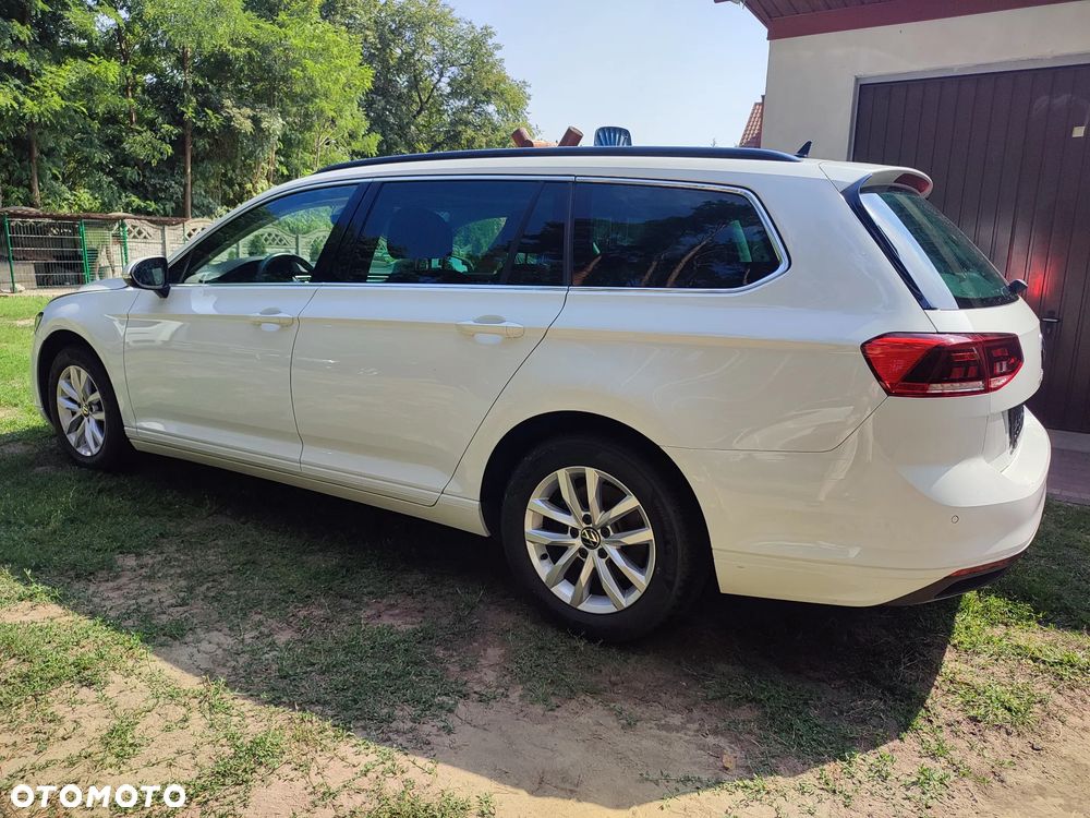 Volkswagen Passat Variant 2.0 TDI SCR DSG Business - 5