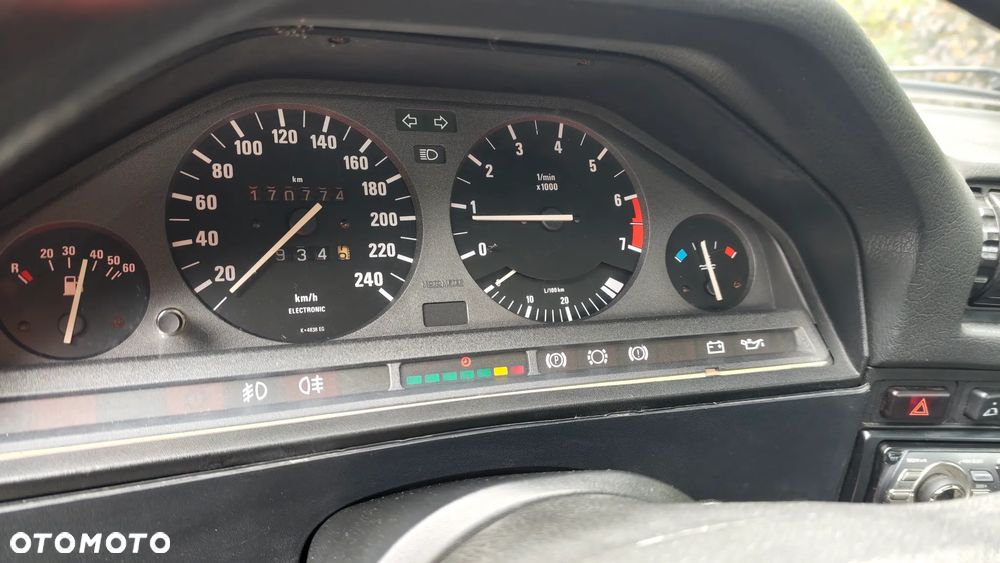 BMW Seria 3 318i - 7
