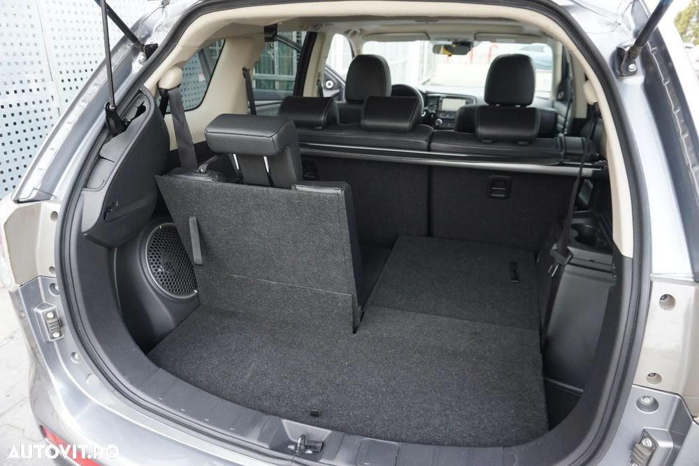 Mitsubishi Outlander 2.2 DI-D 4WD Automatik Instyle - 9