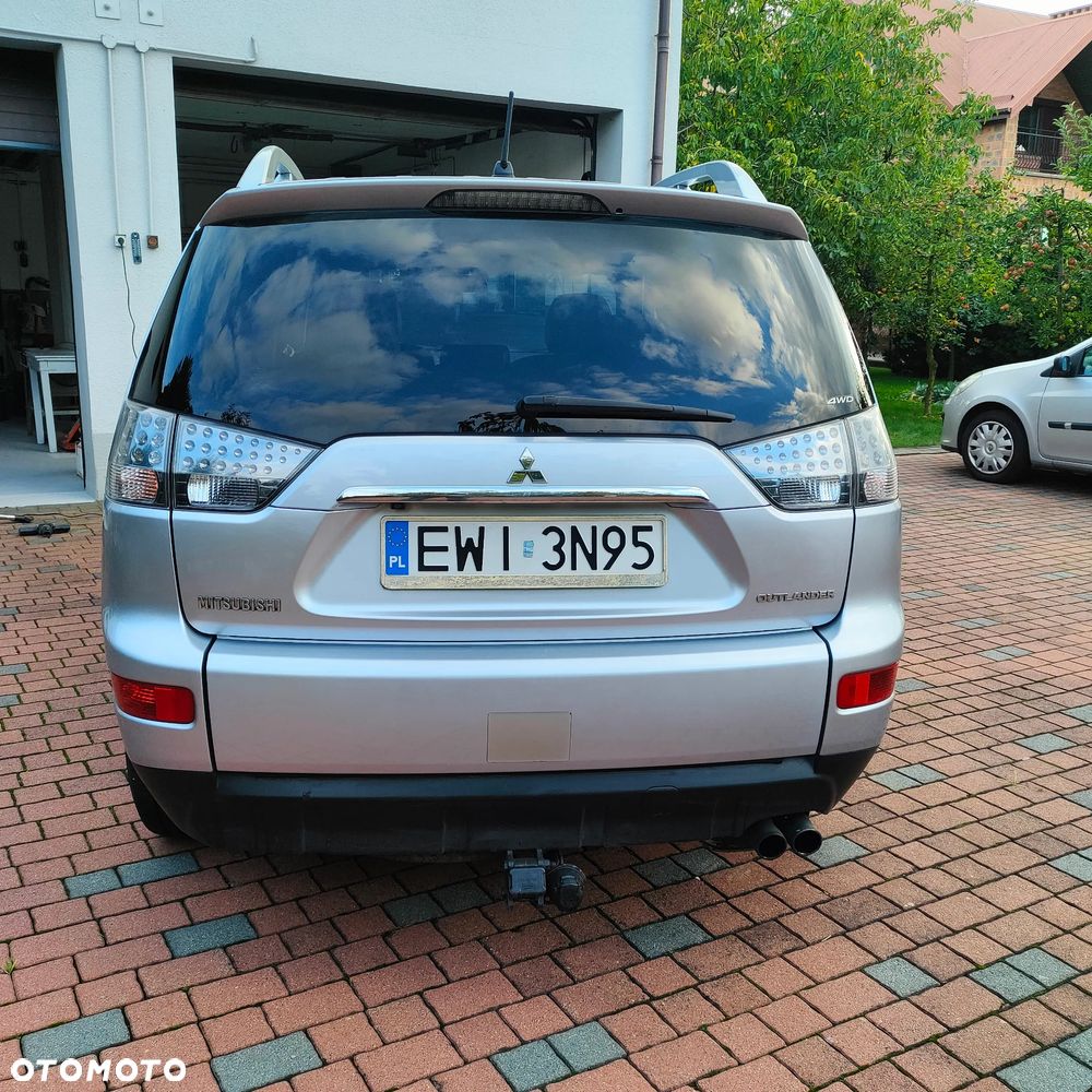 Mitsubishi Outlander 2.2 DID Instyle NAVI - 2