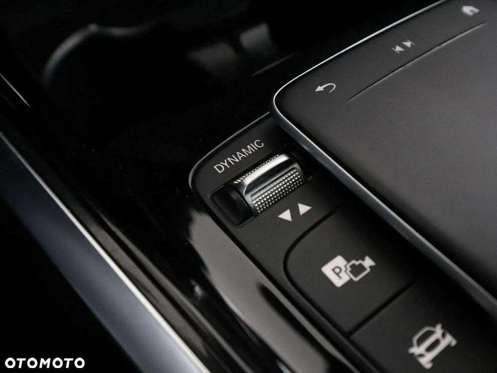 Mercedes-Benz GLB 220 d 4Matic 8G-DCT AMG Line - 32