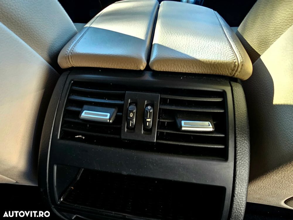 BMW Seria 5 520i Touring Aut. - 10