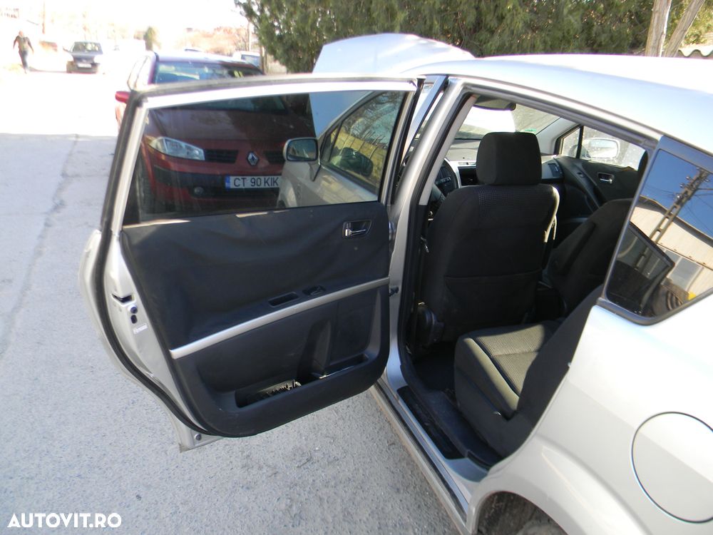 Dezmembrari  Toyota COROLLA verso  2004  > 2009 2.2 D-4D Motorina - 35