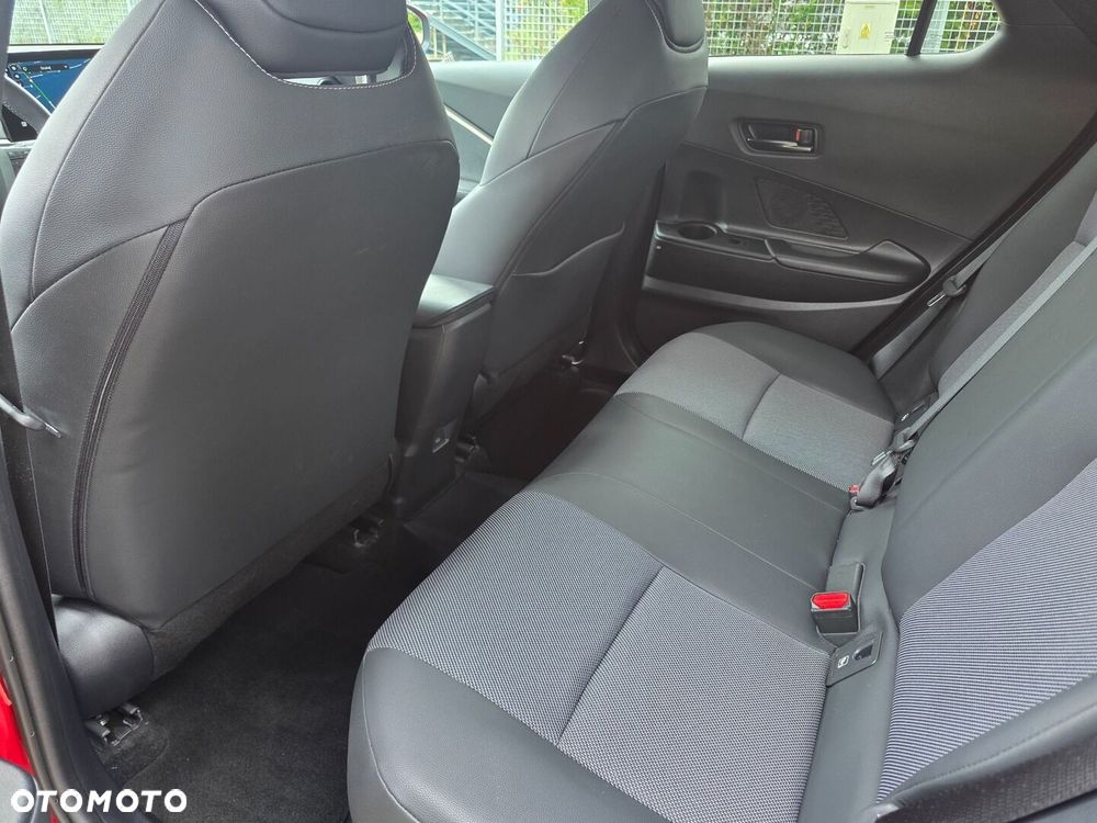 Toyota C-HR 2.0 PHEV Dynamic Force Executive - 31