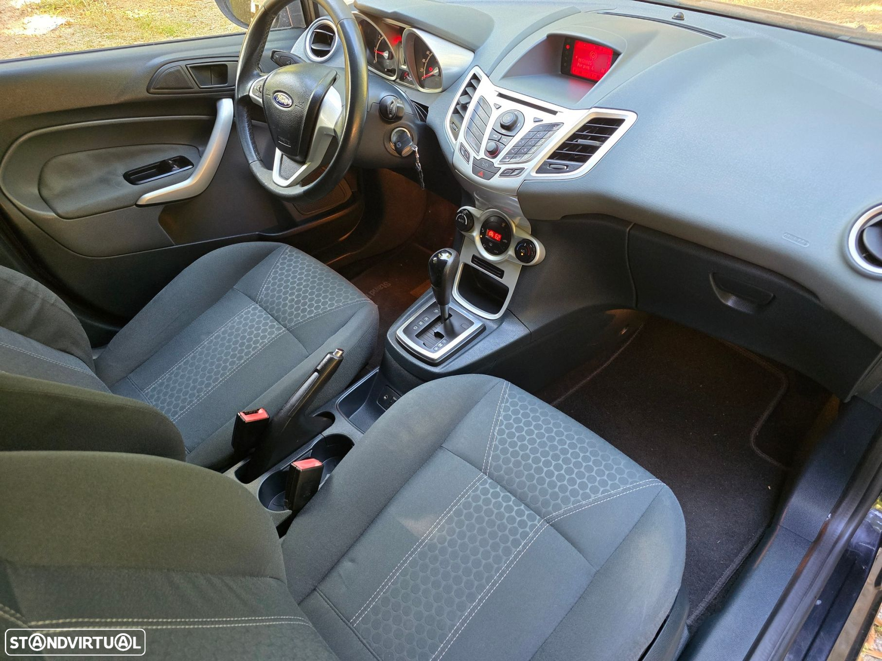Ford Fiesta 1.4 Titanium Aut. - 25