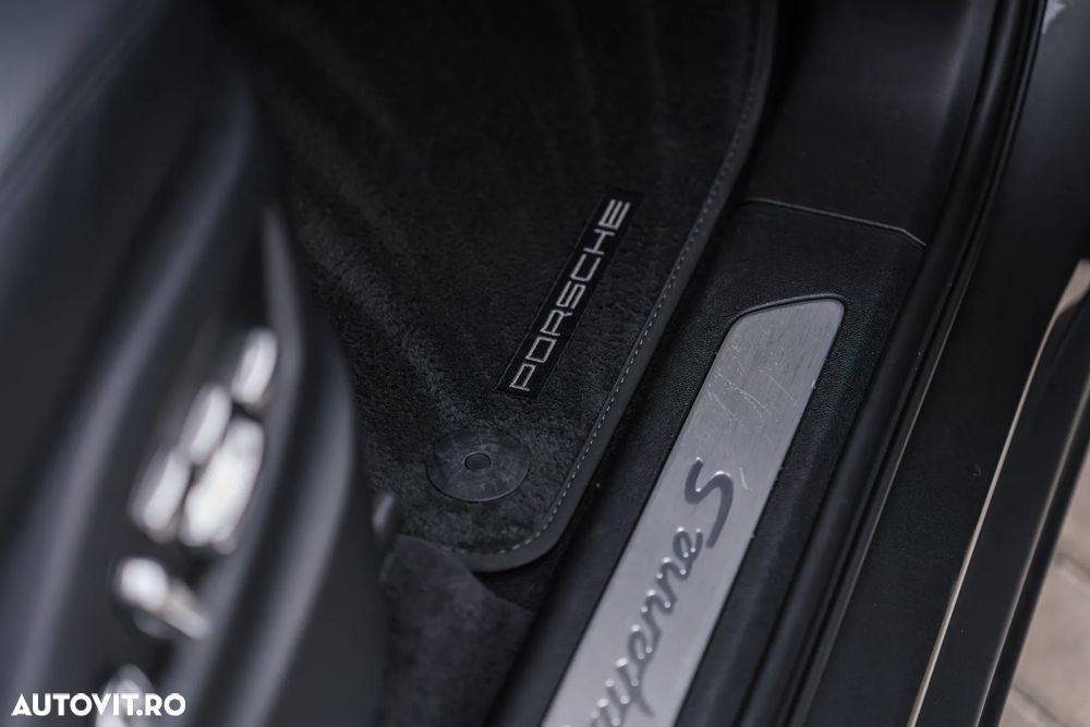 Porsche Cayenne Coupe S - 36