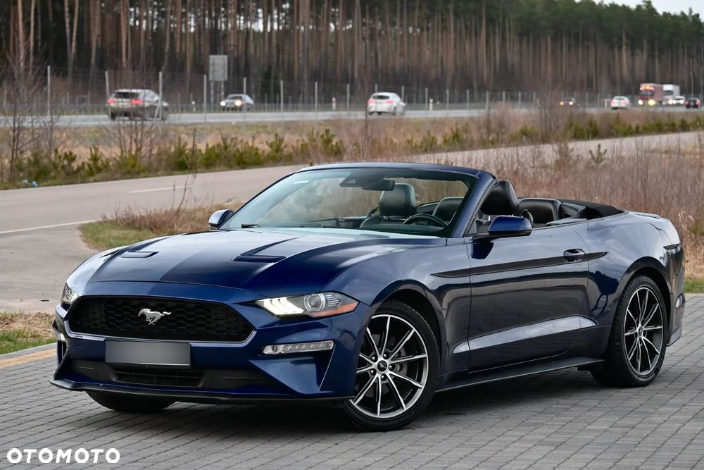Ford Mustang - 4