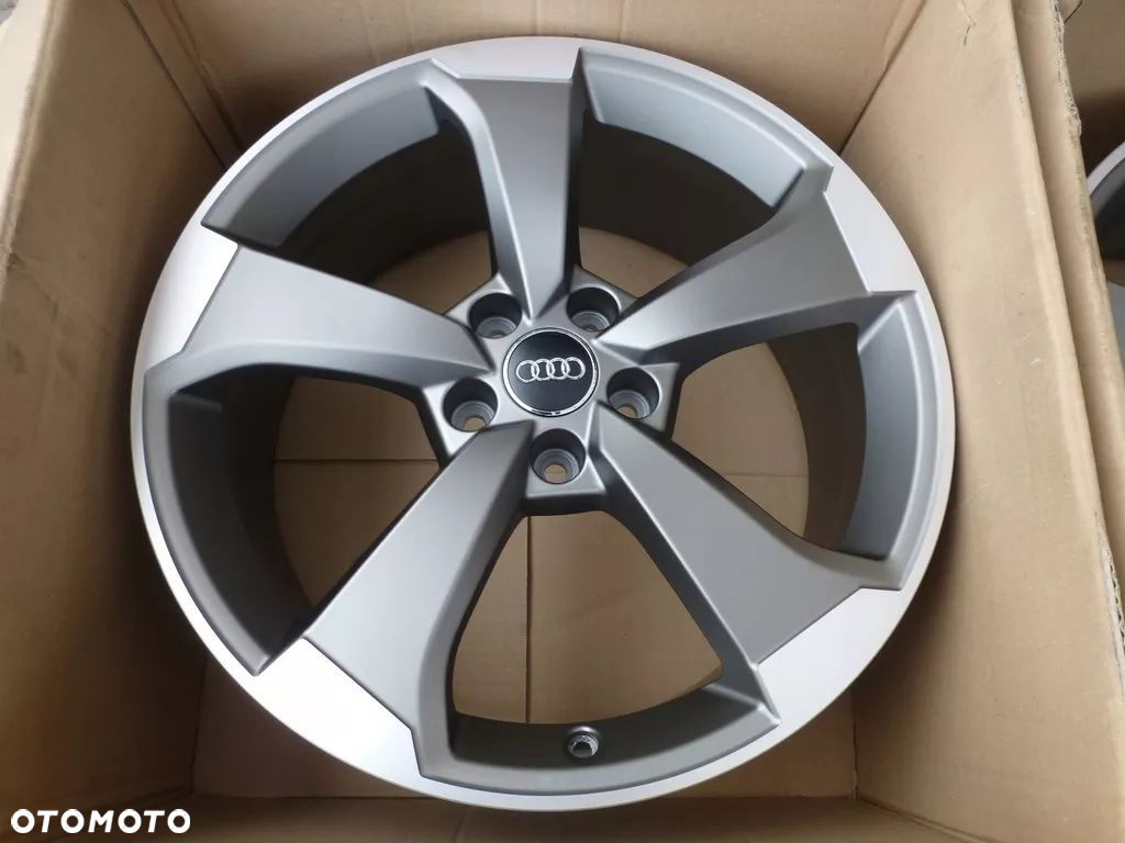 AUDI RS3 ORYGINALNE FELGI ROTOR 8/8,5 ET 42/46 X19 - 5