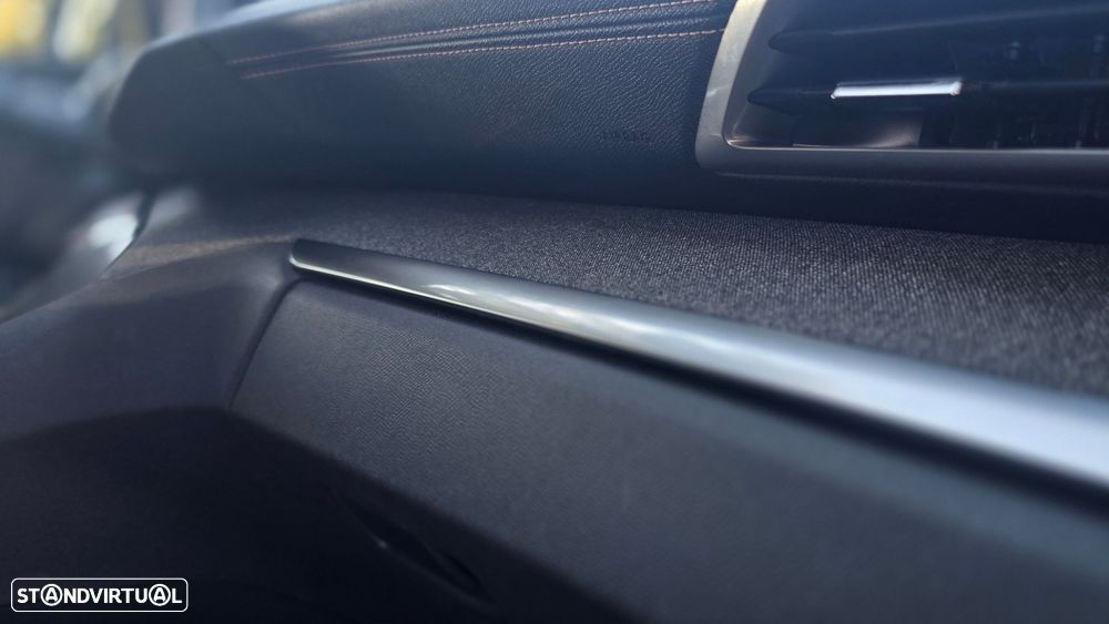 Peugeot 5008 1.6 BlueHDi GT Line EAT6 - 36