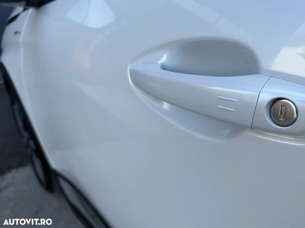 Peugeot 3008 225 e-EAT8 GT - 32