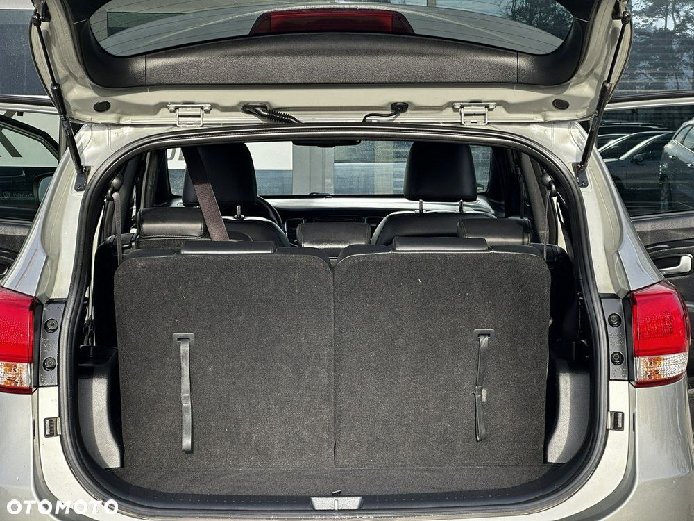 Kia Carens 1.7 CRDi XL 7os 7DCT - 36