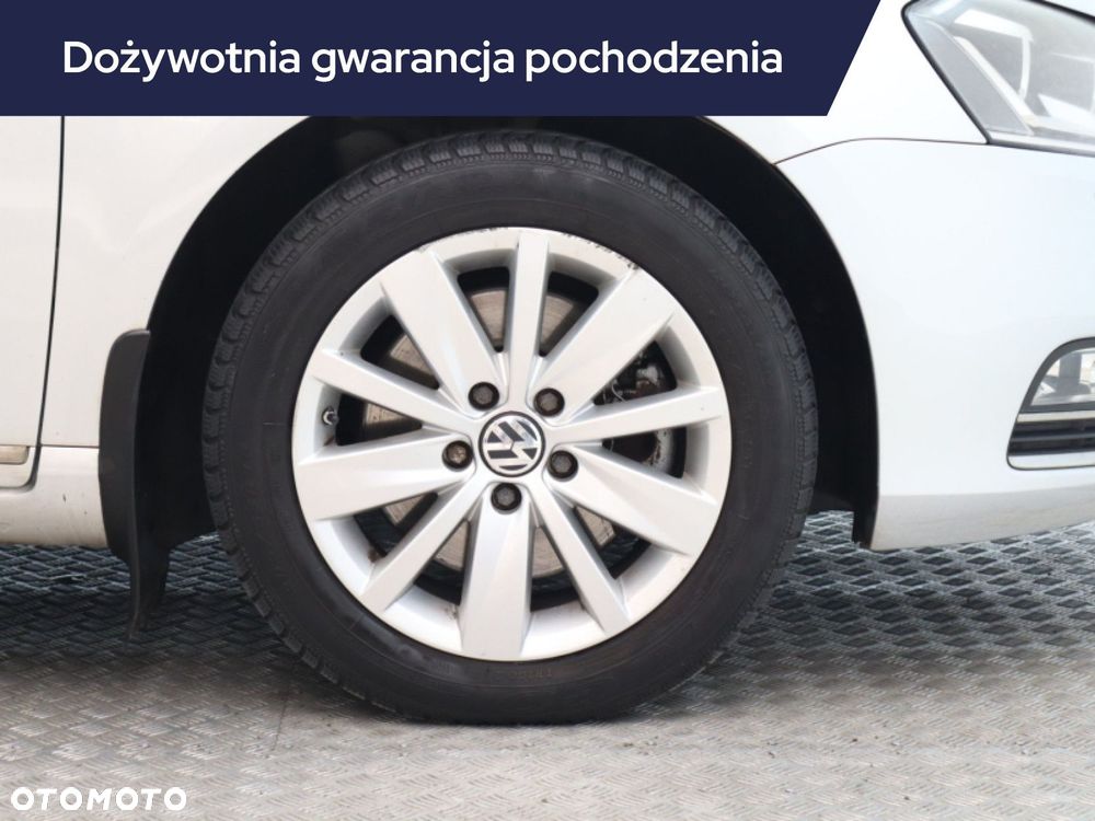 Volkswagen Passat - 17