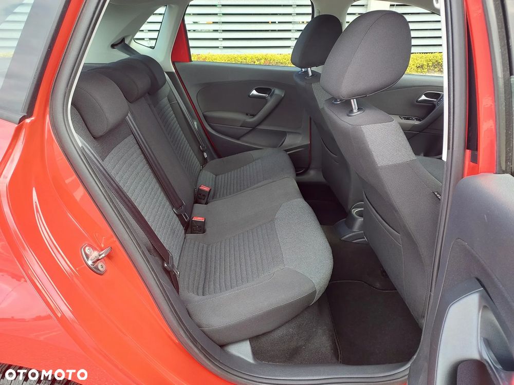 Volkswagen Polo 1.4 16V Comfortline - 26
