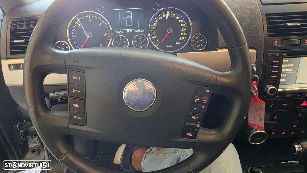 Volkswagen Touareg 3.0 TDI V6 Tiptronic — fotografia 45