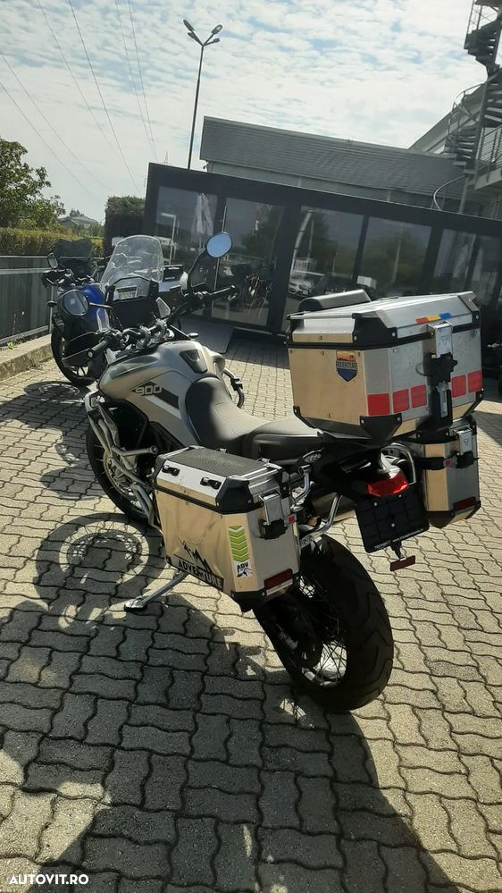 Triumph Tiger 900 - 4